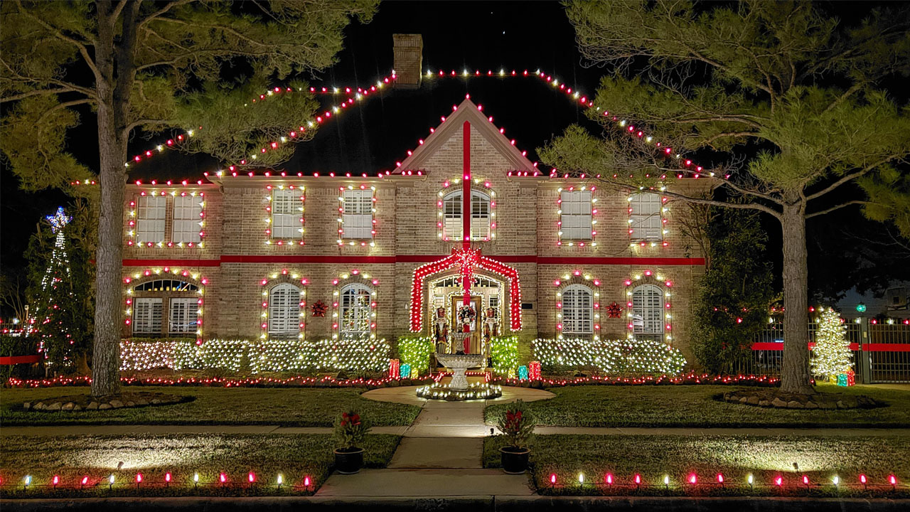 Christmas-Lighting-Ideas-for-House-Exterior-outdoor-decoration